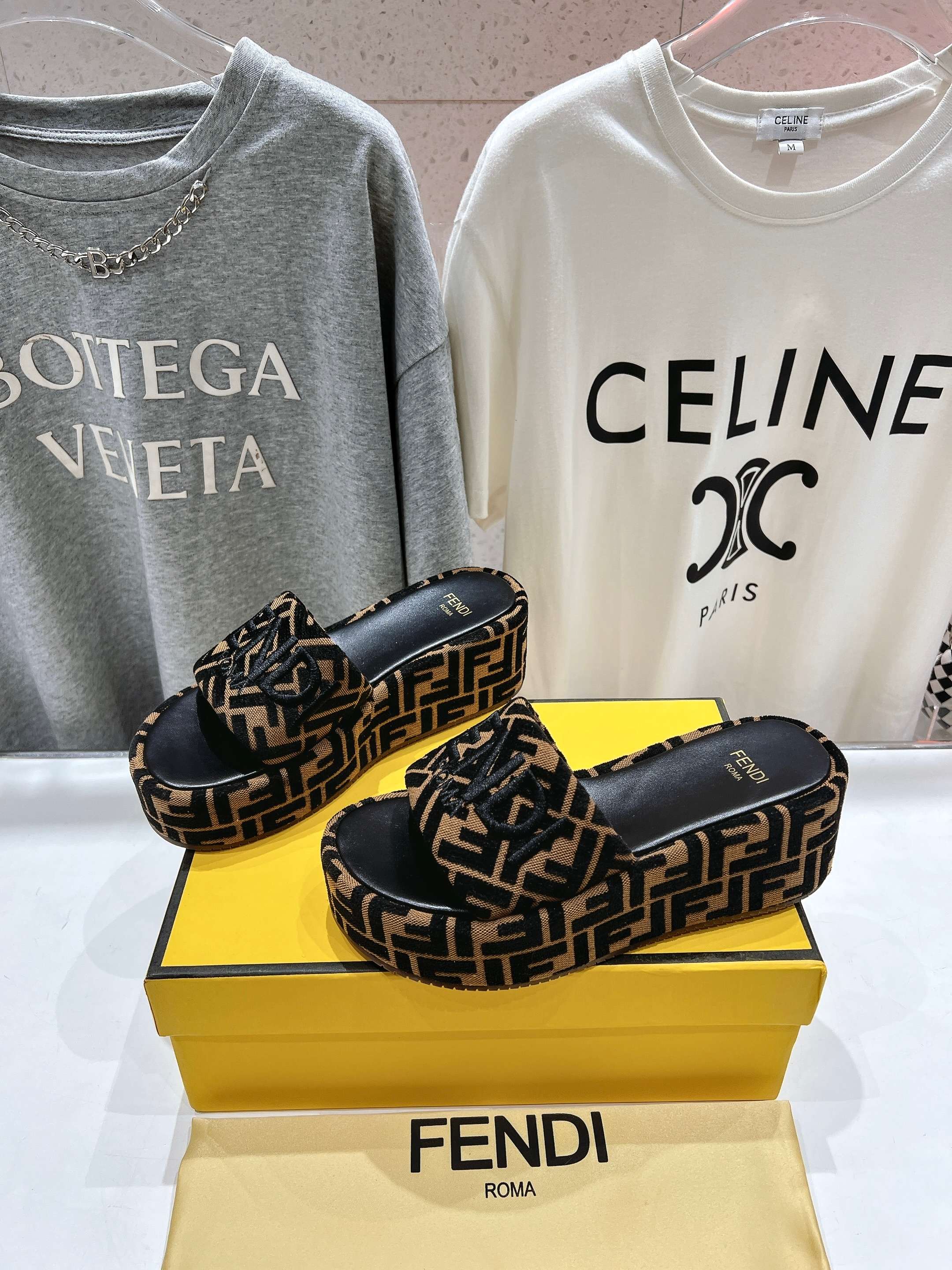 Fendi 펜디 통굽 웨지힐 슬립온 슬리퍼 신발