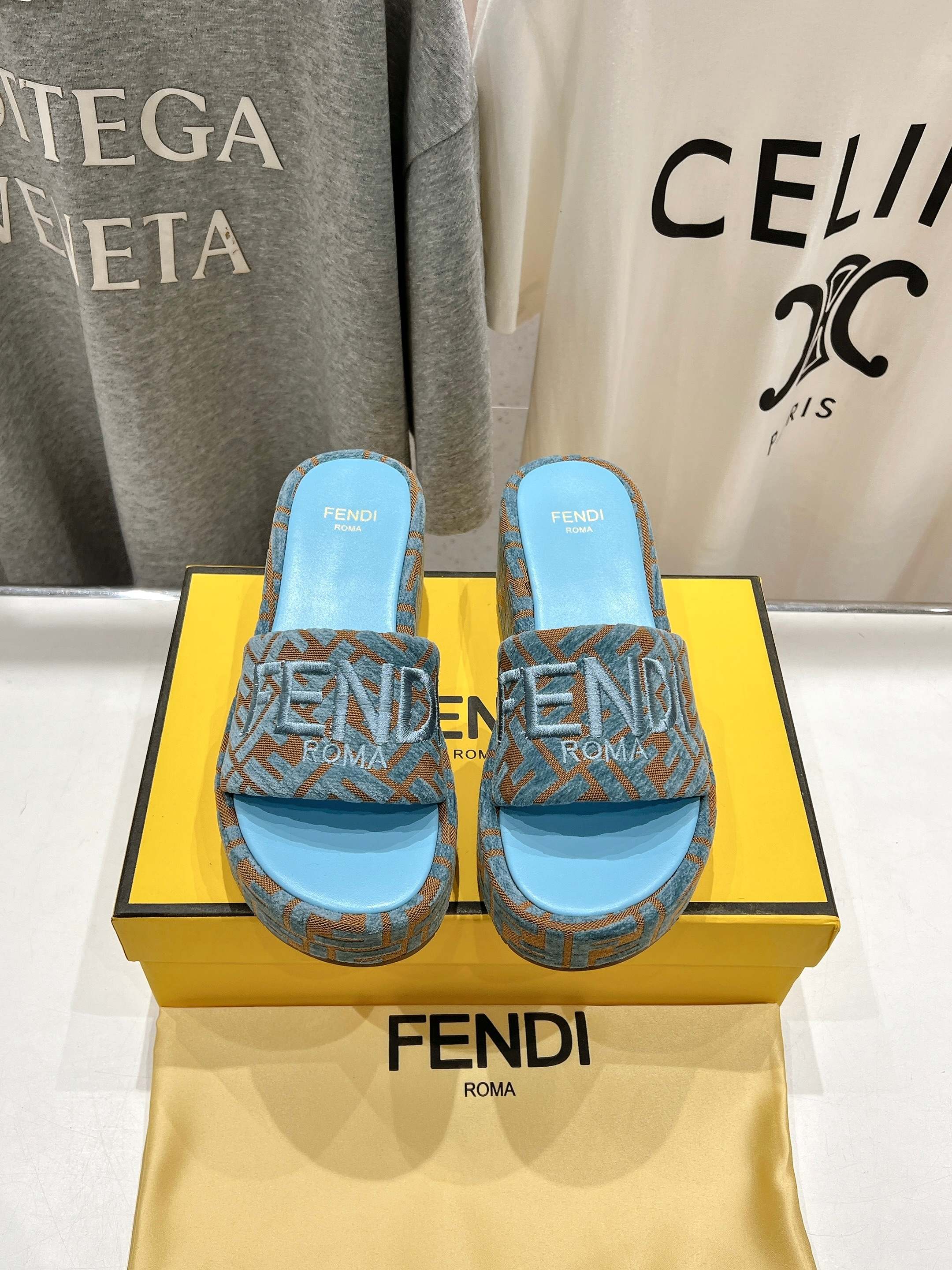 Fendi 펜디 통굽 웨지힐 슬립온 슬리퍼 신발