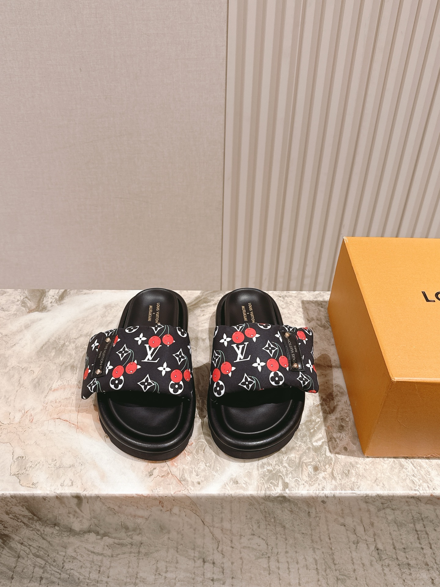 LV 루이비통 커플용 체리 시리즈 슬리퍼 신발