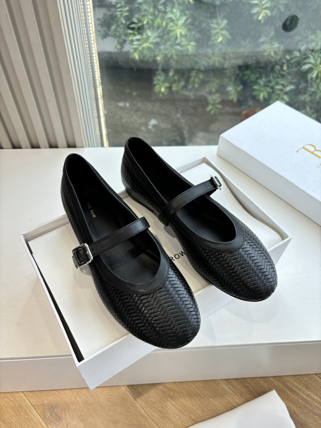 The Row 더 로우 양가죽 라운드토 플랫 슈즈 로퍼 단화 신발