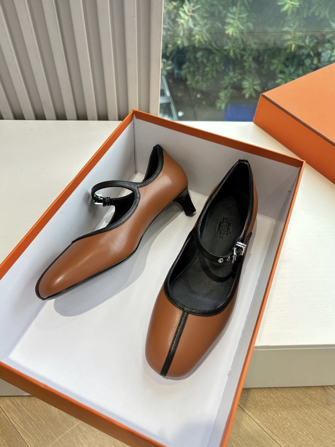 Hermes 에르메스 Kelly 켈리 버클 중굽 샌들 구두 신발