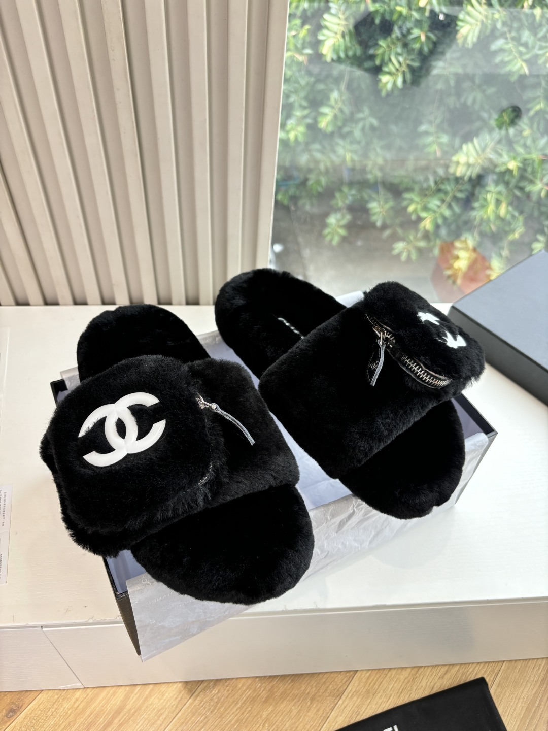 CHANEL 샤넬 퍼 토우 샌들 털신 슬리퍼 신발