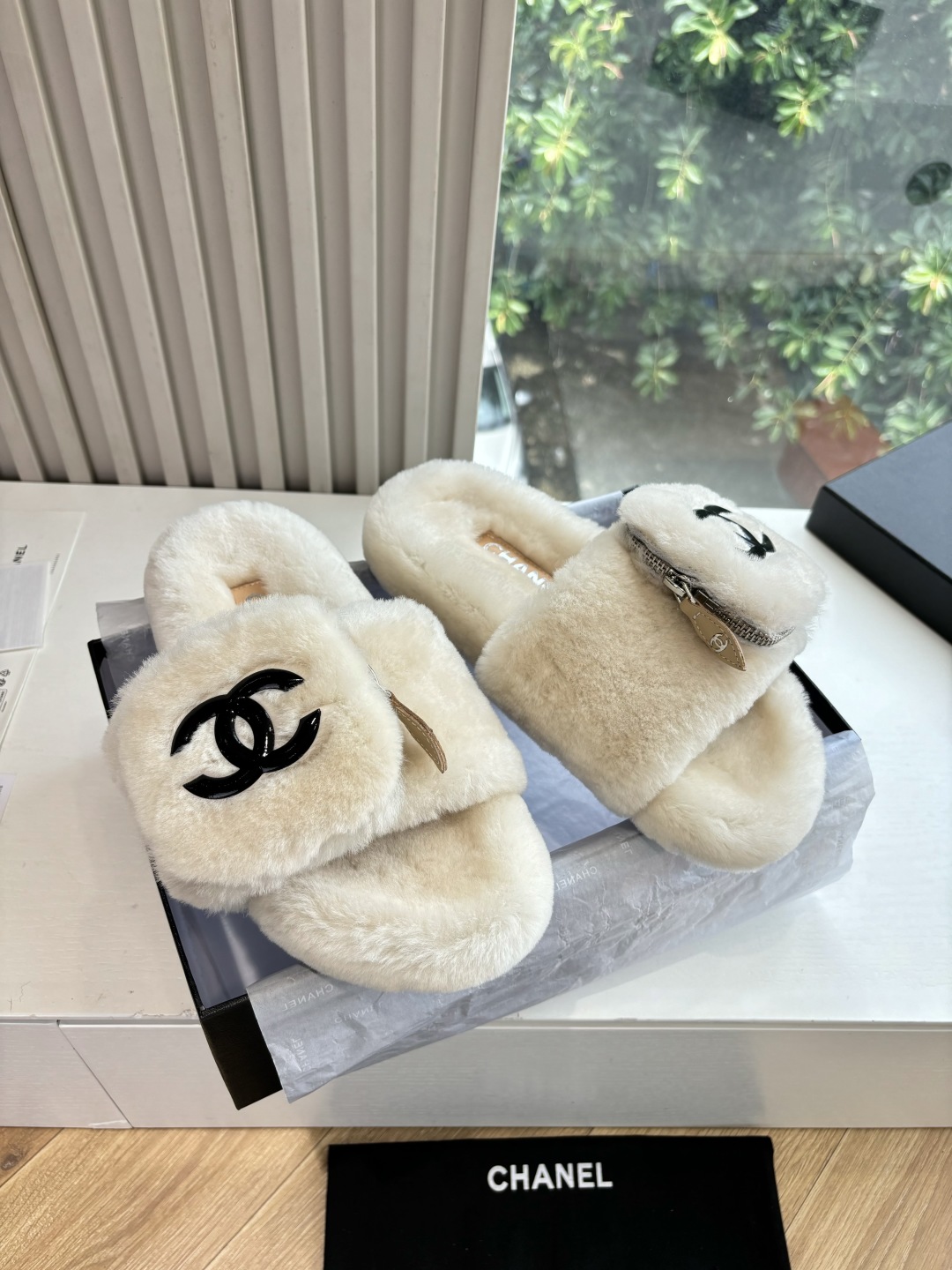 CHANEL 샤넬 퍼 토우 샌들 털신 슬리퍼 신발