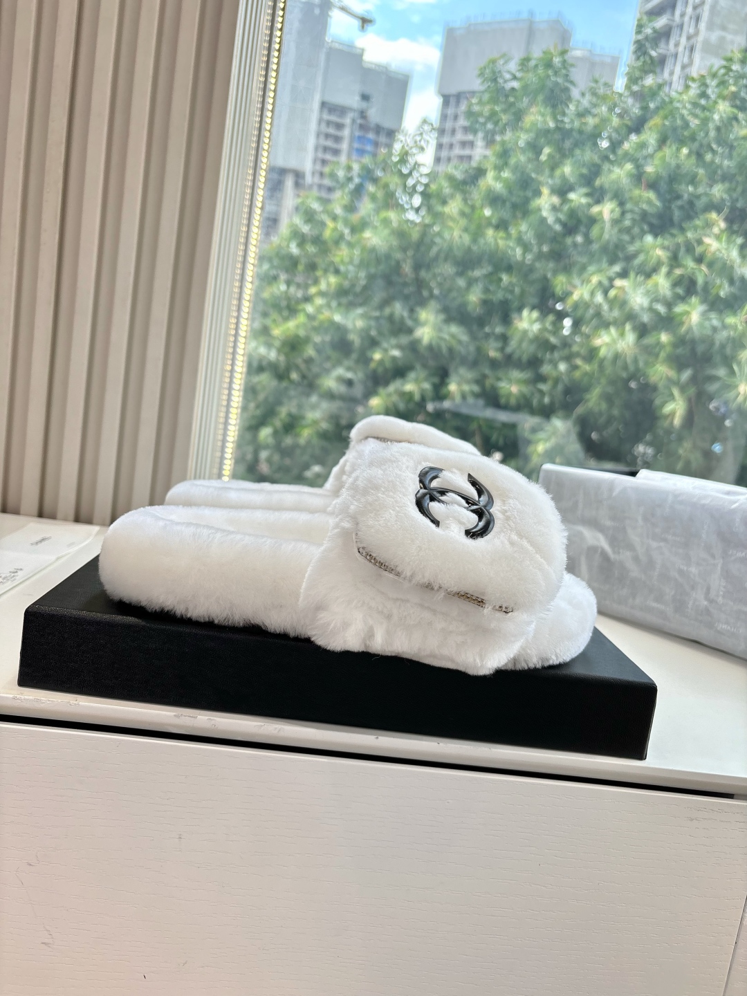 CHANEL 샤넬 퍼 토우 샌들 털신 슬리퍼 신발