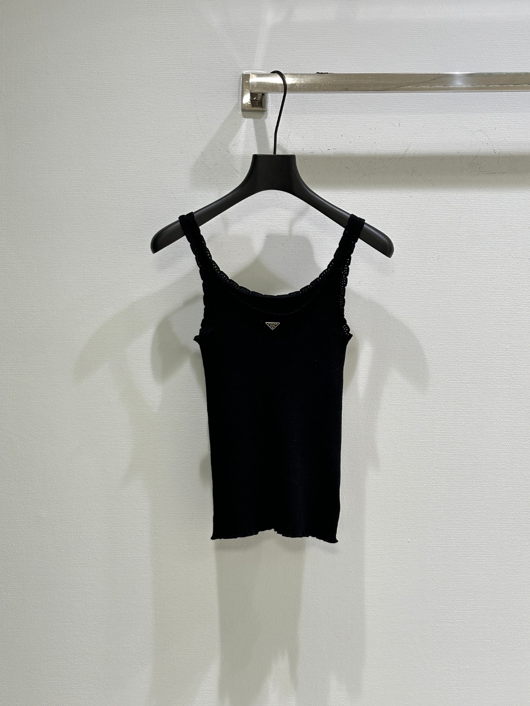 PRADA 프라다 립 조직 니트 민소매 탑 상의 의류