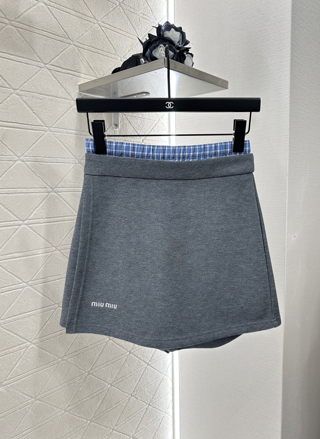 miumiu 미우미우 카라 긴팔 니트 + 치마 반바지 세트업 의류