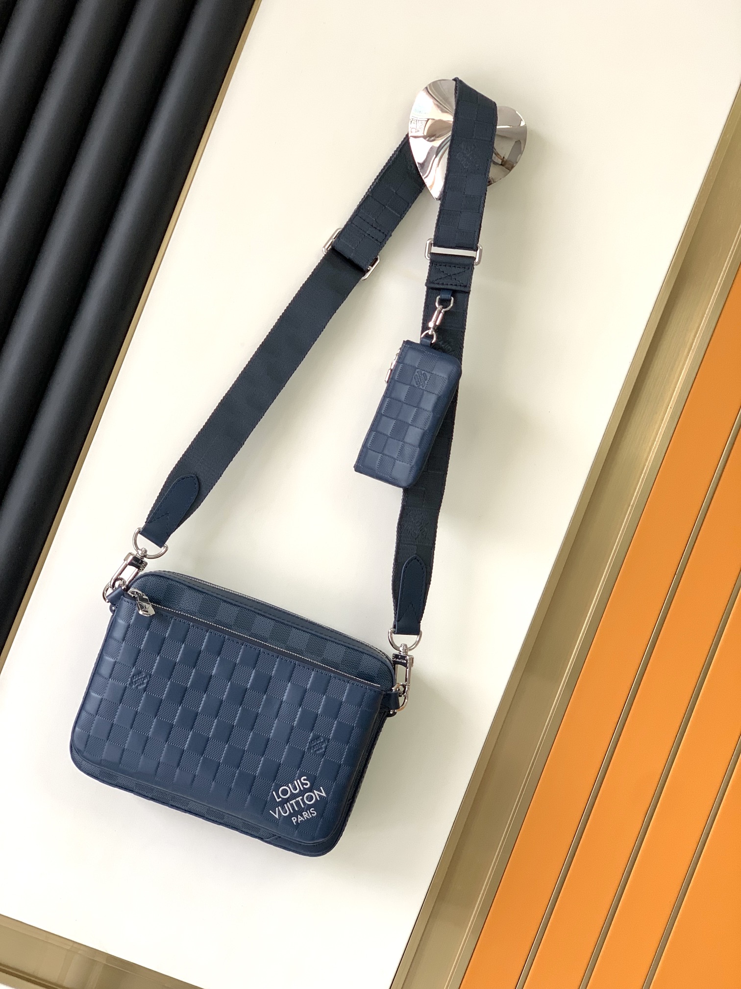 LV 루이비통 Trio 메신저백 크로스백 가방