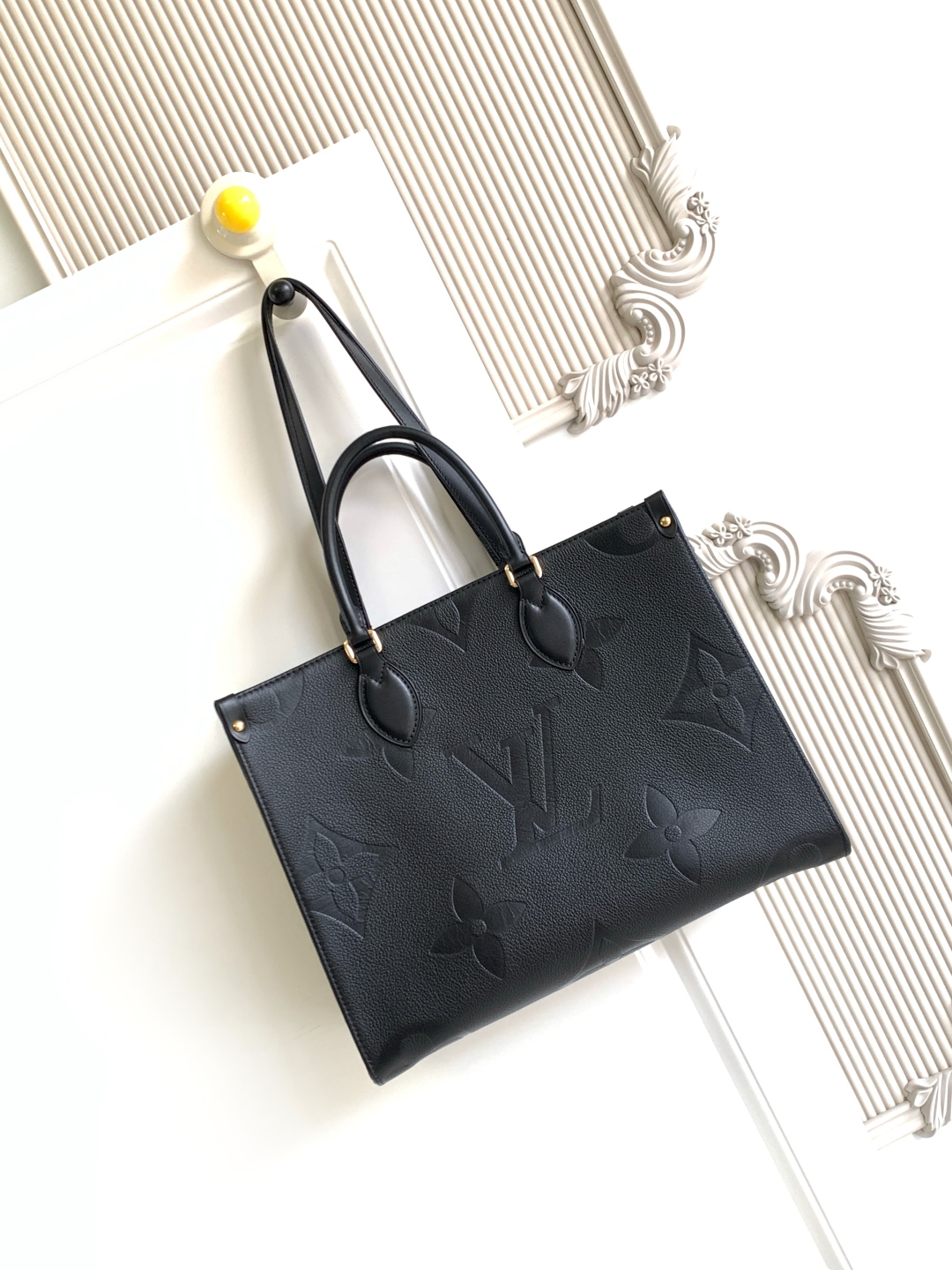 LV 루이비통 OnTheGo 미디움 토트백 가방