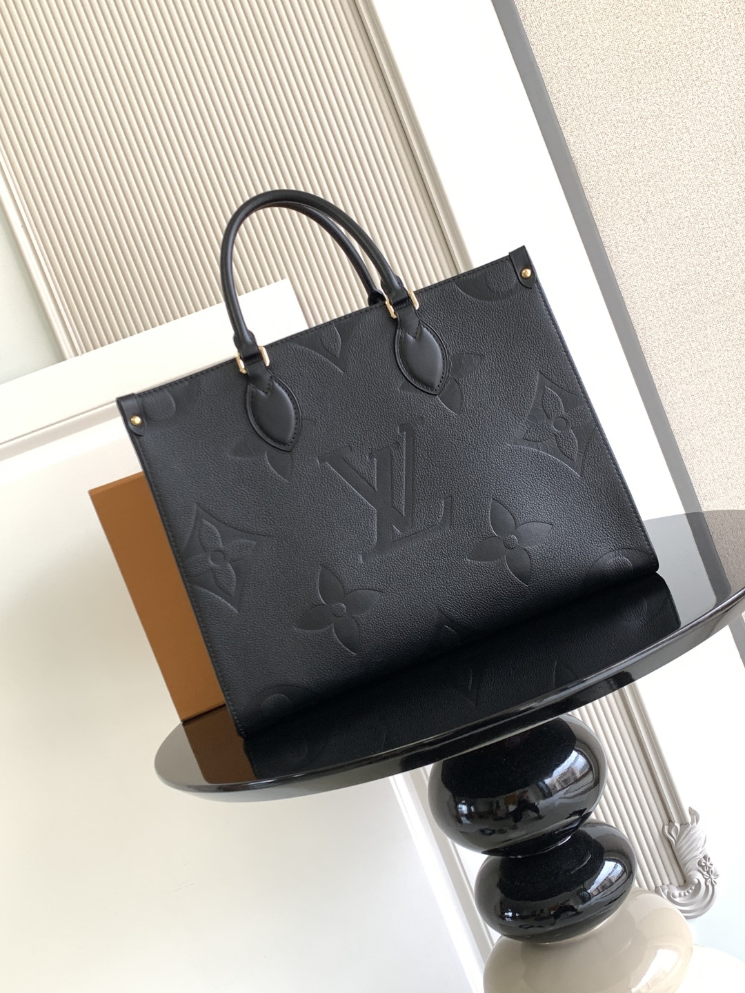 LV 루이비통 OnTheGo 미디움 토트백 가방