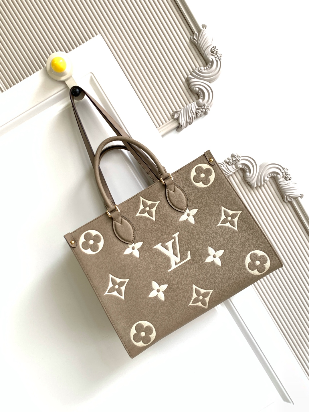 LV 루이비통 OnTheGo 미디움 토트백 가방