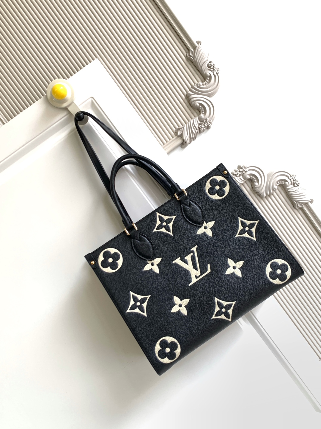 LV 루이비통 OnTheGo 미디움 토트백 가방