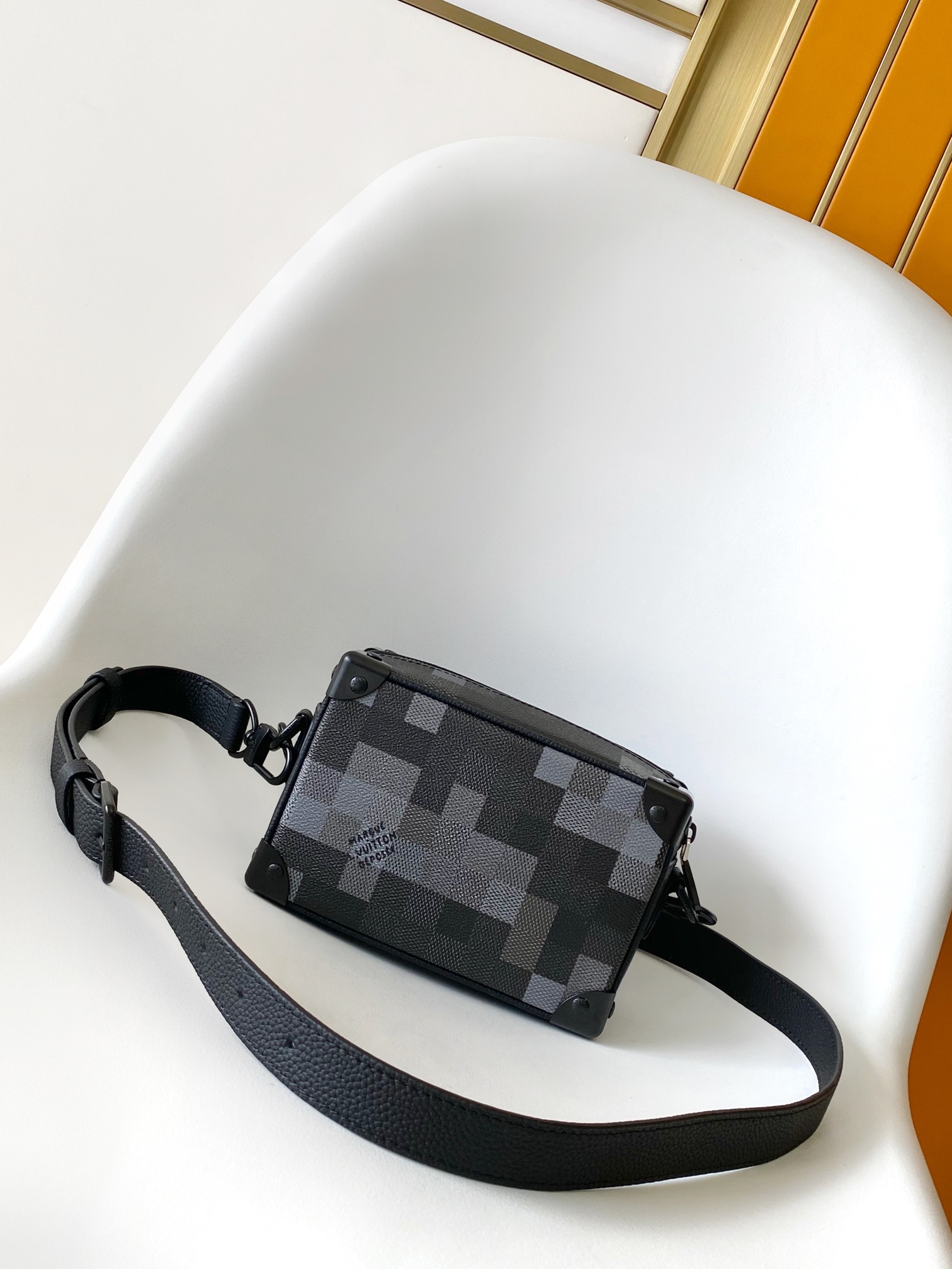 LV 루이비통 크로스백 트렁크백 가방