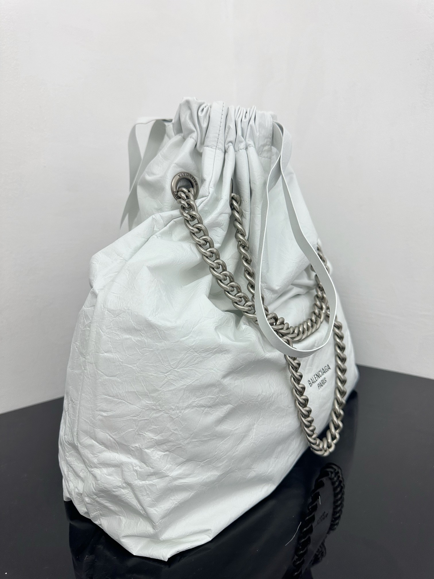 Balenciaga 발렌시아가 크러시 토트백 라지 (화이트 주름) 가방