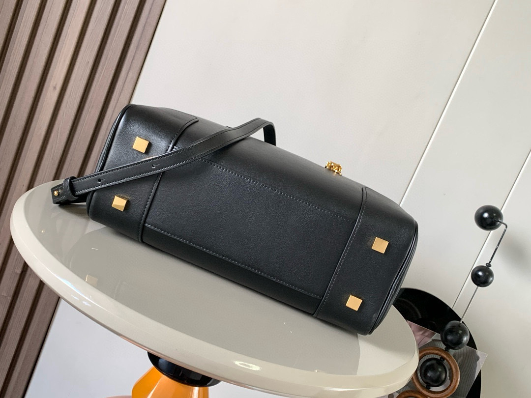 Loewe 로에베 아마조나 28 나파 소가죽백 가방