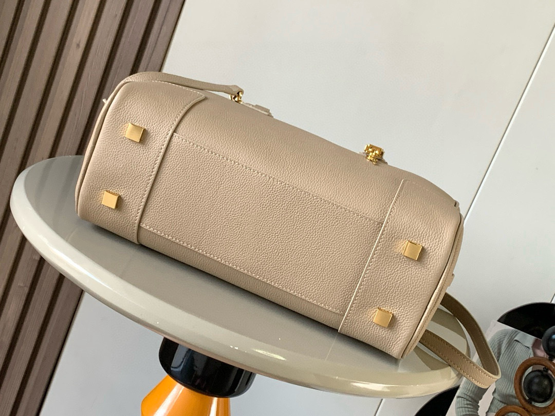 Loewe 로에베 아마조나 28 나파 소가죽백 가방