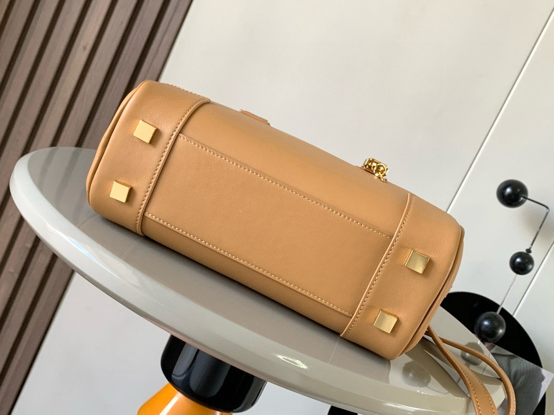 Loewe 로에베 아마조나 23 나파 가죽백 가방