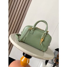 Loewe 로에베 아마조나 23 나파 가죽백 가방