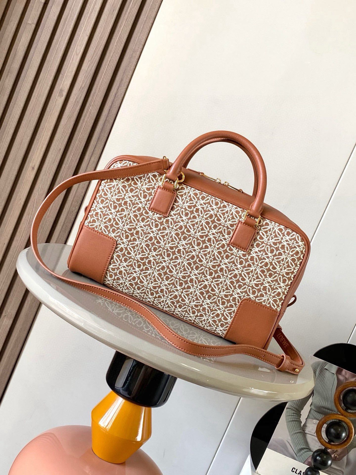 Loewe 로에베 아마조나 28 나파 가죽백 가방