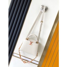 LV 루이비통 카퓌신 BB 체인백 토트백 가방