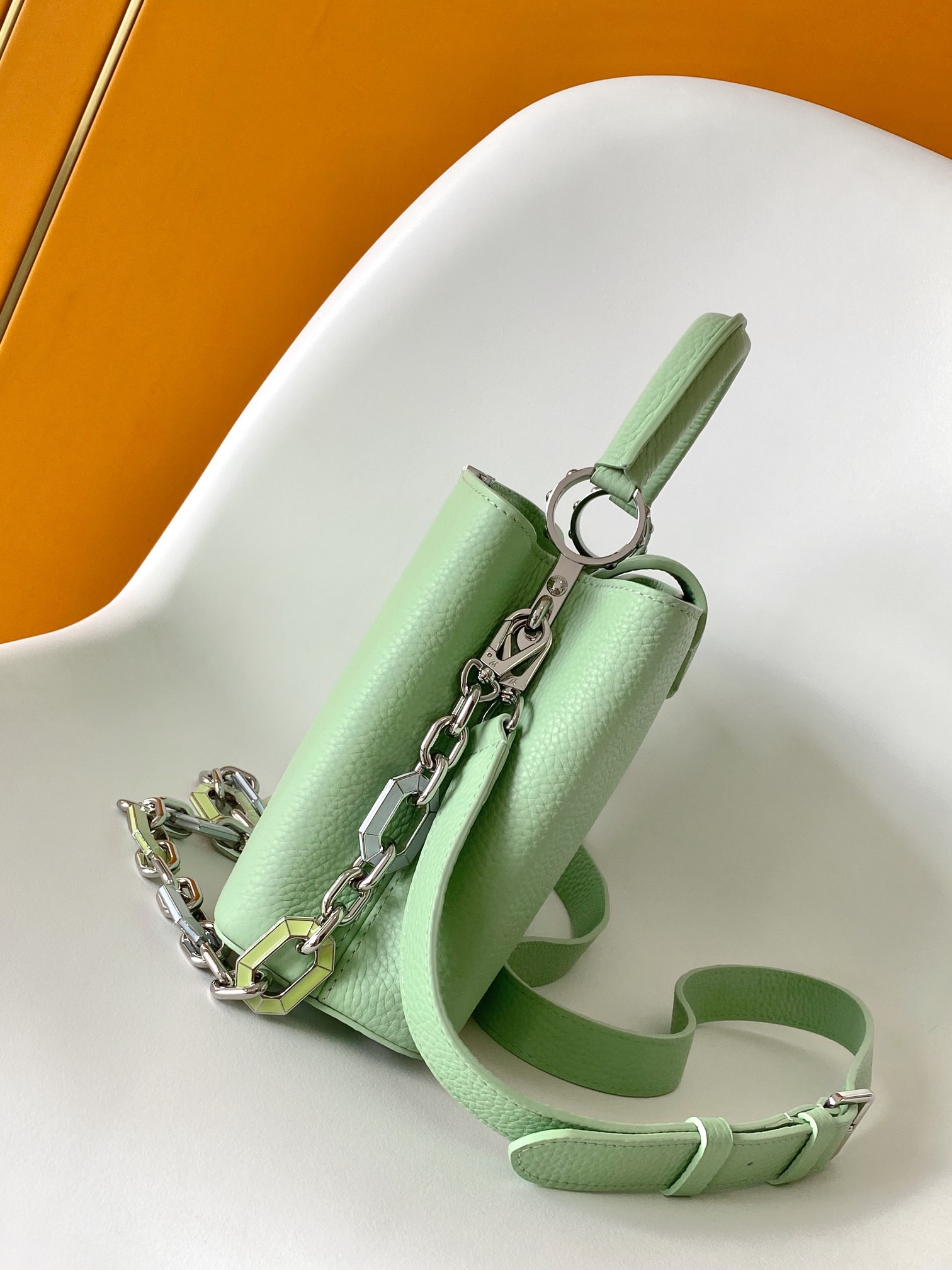 LV 루이비통 카퓌신 BB 체인백 토트백 가방