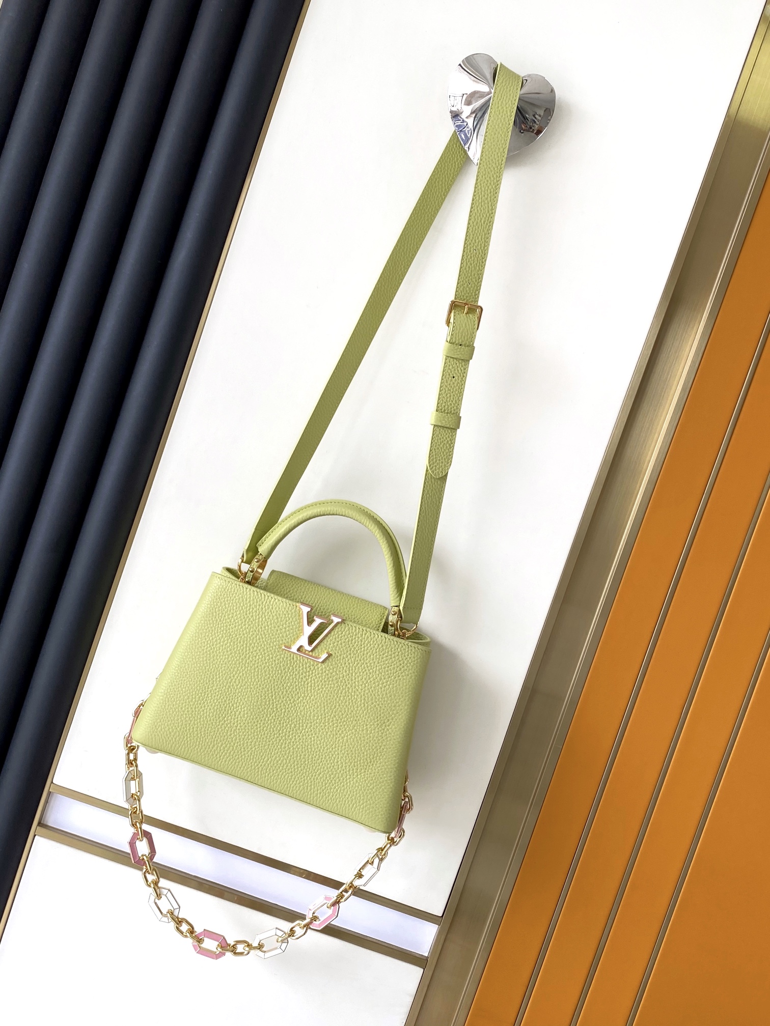 LV 루이비통 카퓌신 BB 체인백 토트백 가방