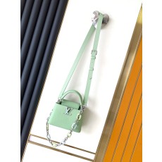 LV 루이비통 카퓌신 mini 체인백 토트백 가방