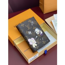 LV 루이비통 M12237 스노우쇼 패스포트 커버 – 라이트 블루 지갑