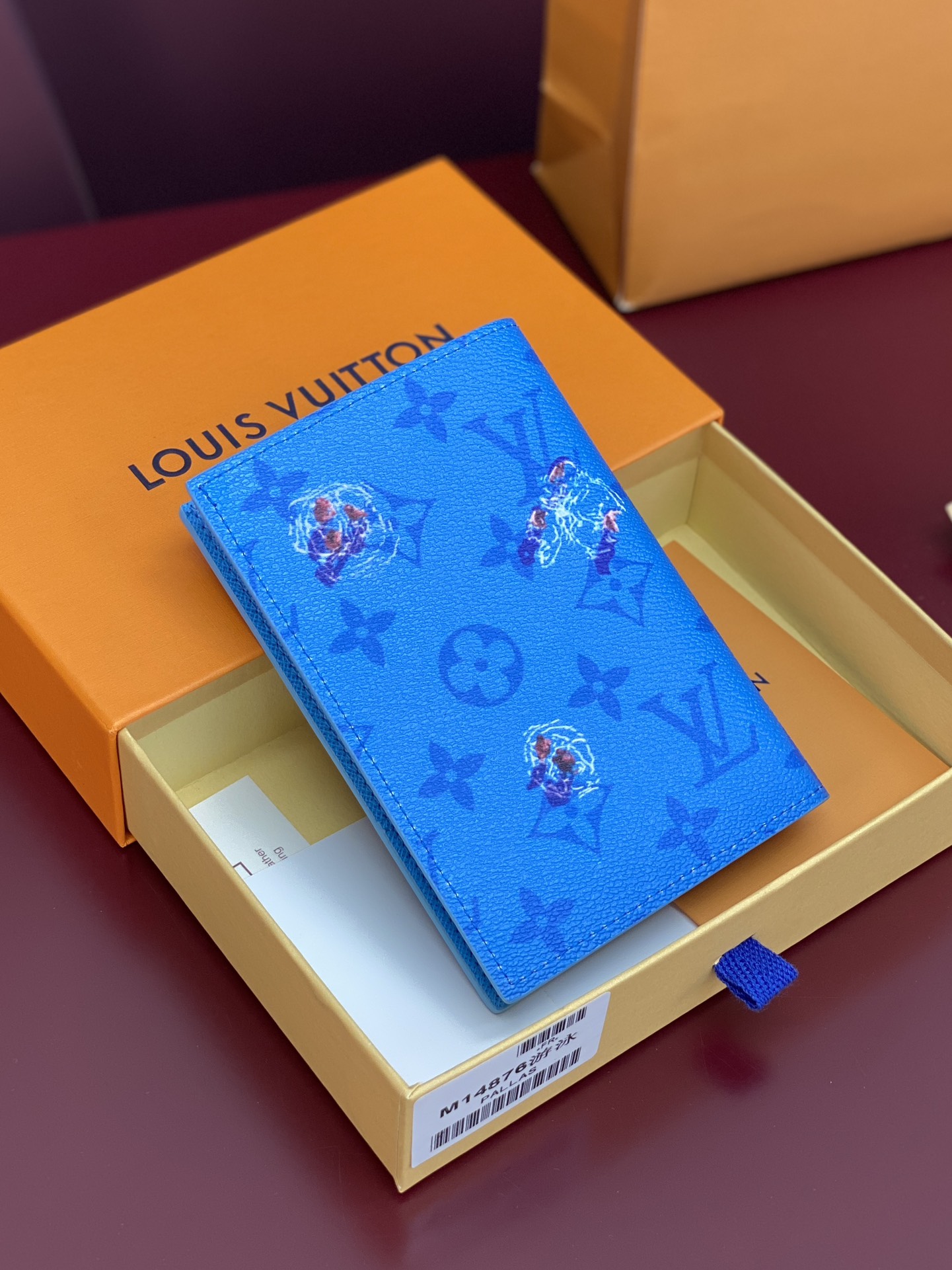 LV 루이비통 여권지갑 수영 블루 지갑
