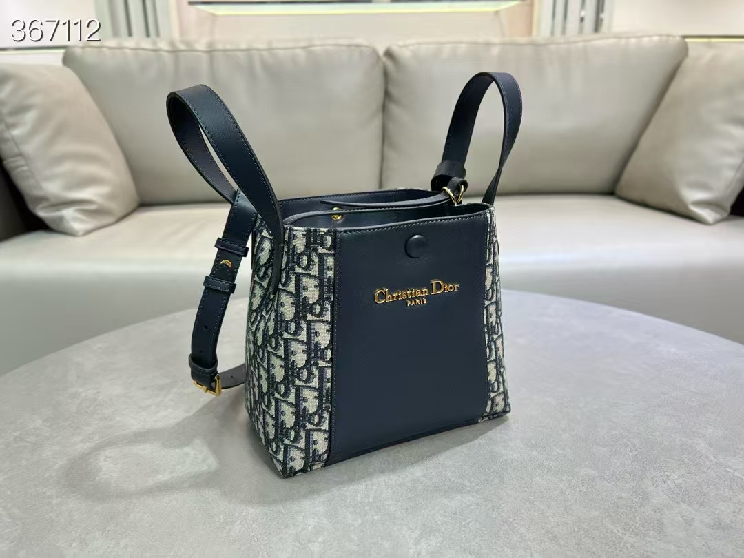 Dior CD 디올 Signature 숄더백 가방