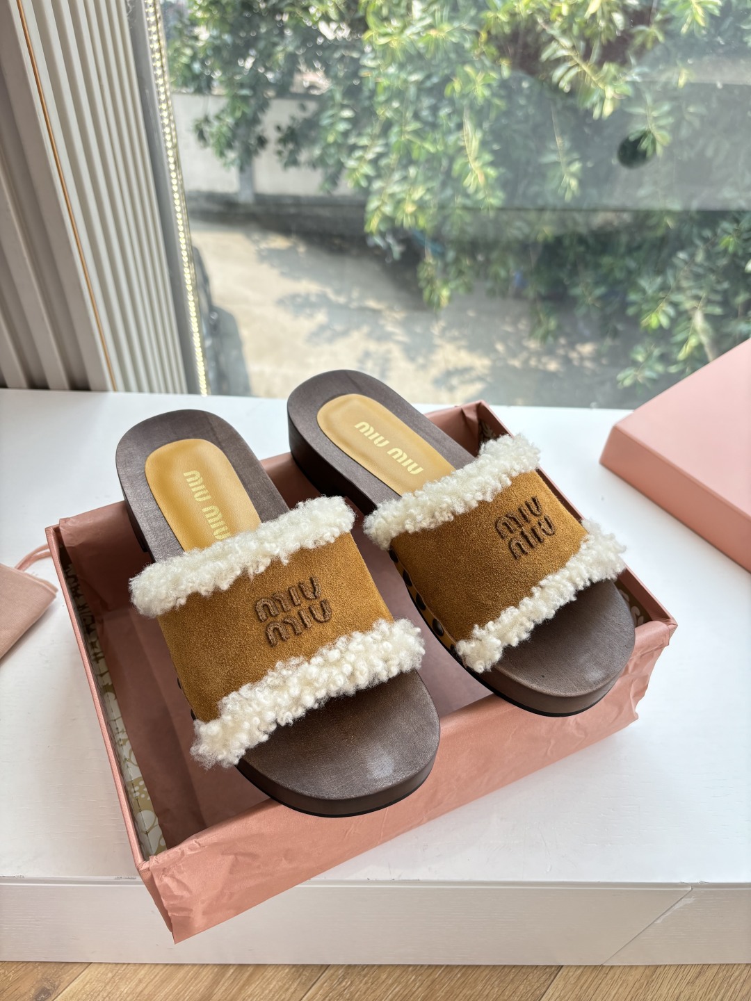 miumiu 미우미우 샌들 슬리퍼 신발