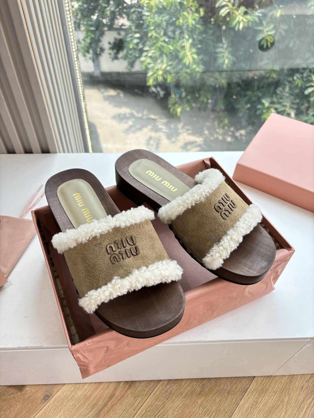 miumiu 미우미우 샌들 슬리퍼 신발