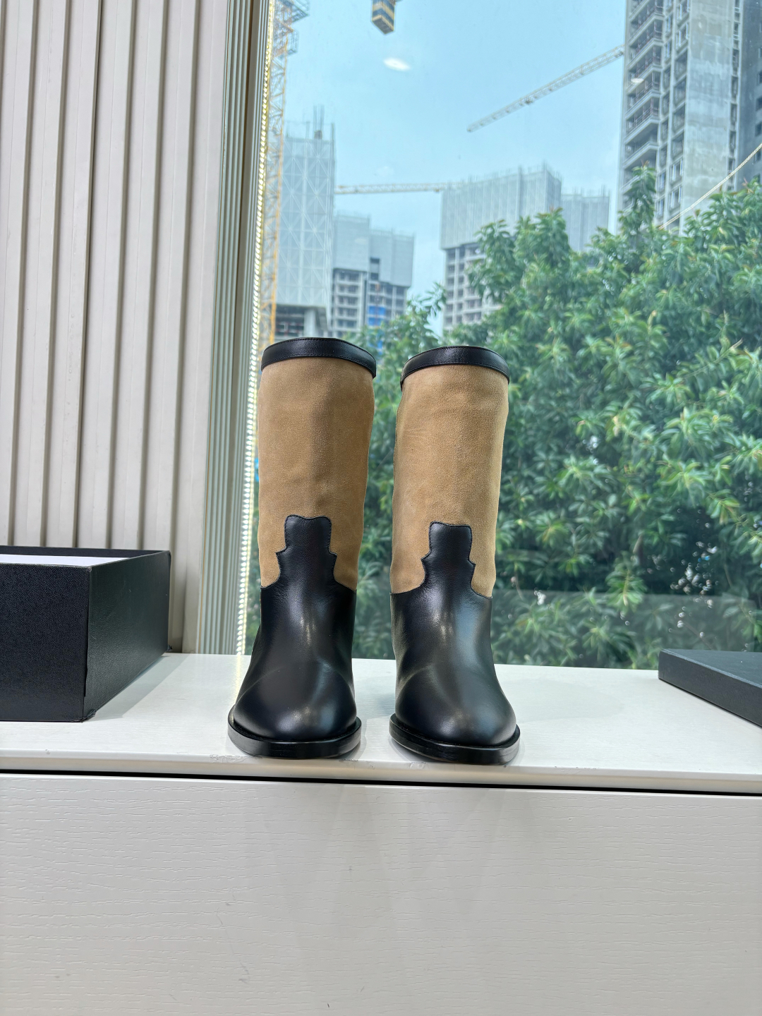 CHANEL 샤넬 로고 라이더 미들 부츠 신발