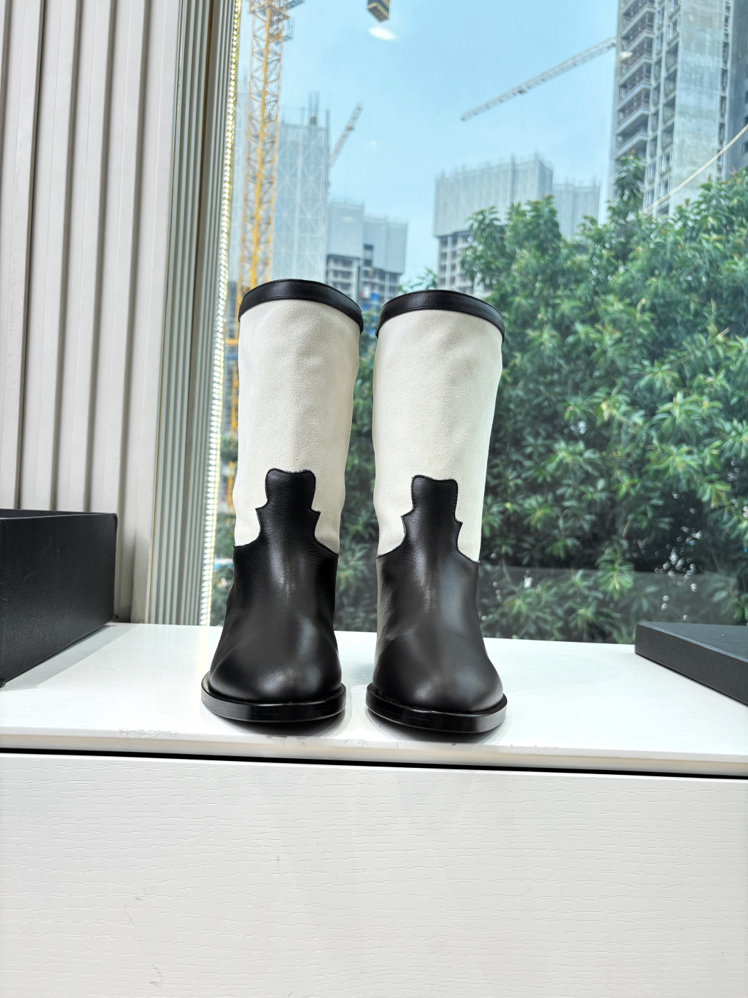 CHANEL 샤넬 로고 라이더 미들 부츠 신발