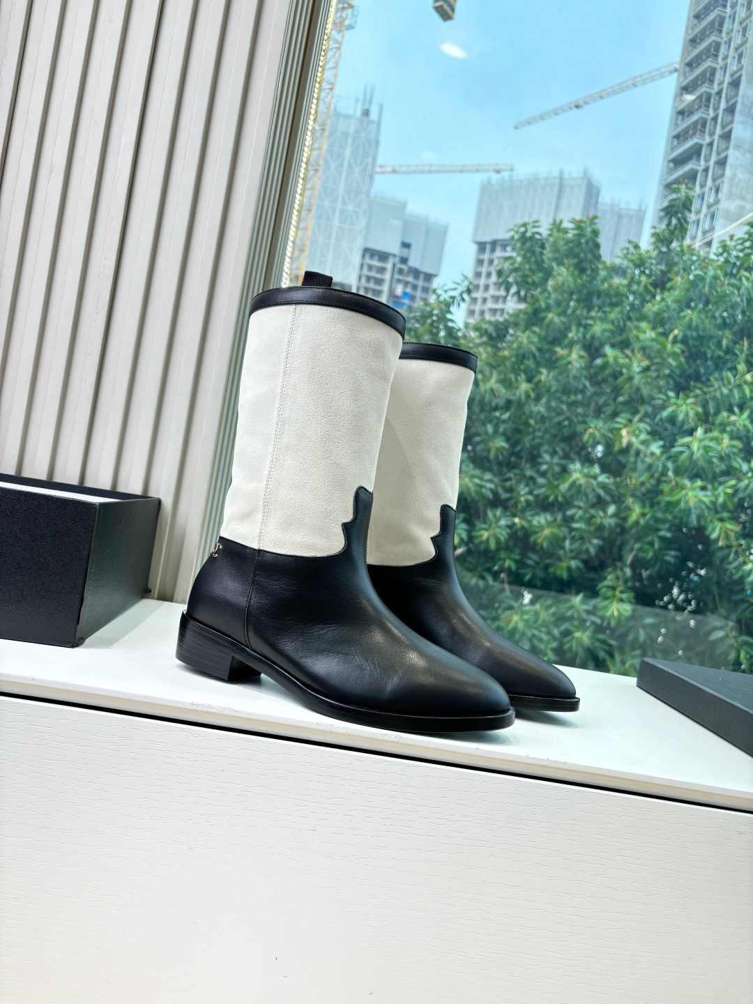 CHANEL 샤넬 로고 라이더 미들 부츠 신발