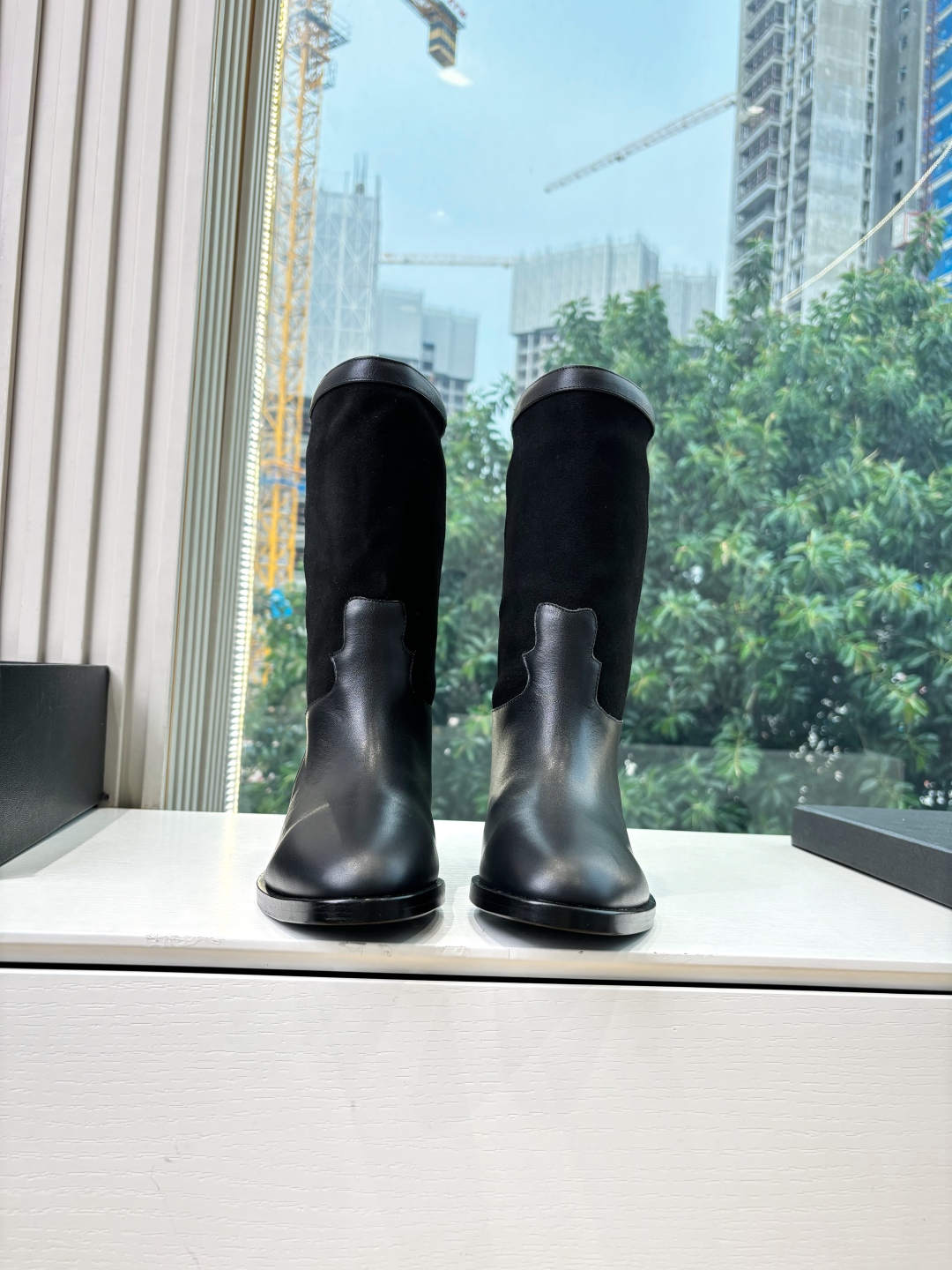 CHANEL 샤넬 로고 라이더 미들 부츠 신발