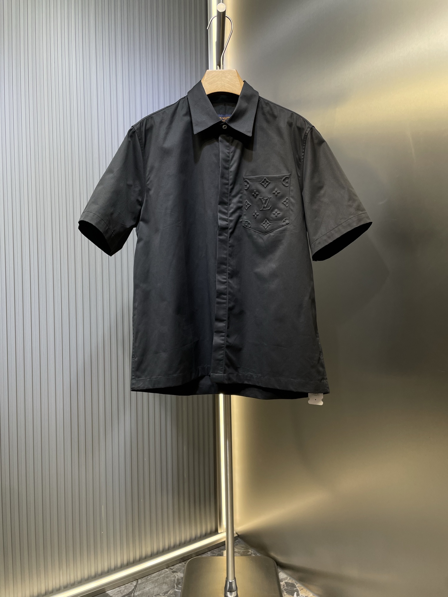 LV 루이비통 Louis Vuitton 모노그램 포켓 반팔 셔츠 의류