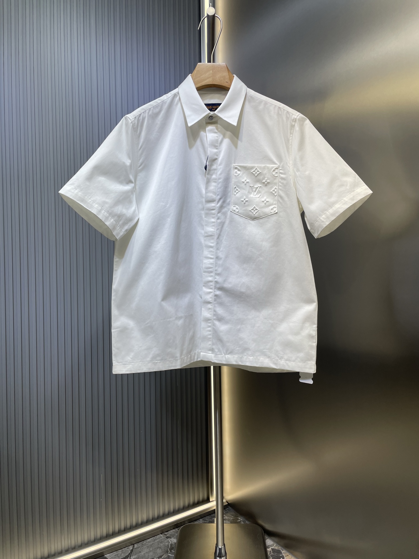 LV 루이비통 Louis Vuitton 모노그램 포켓 반팔 셔츠 의류