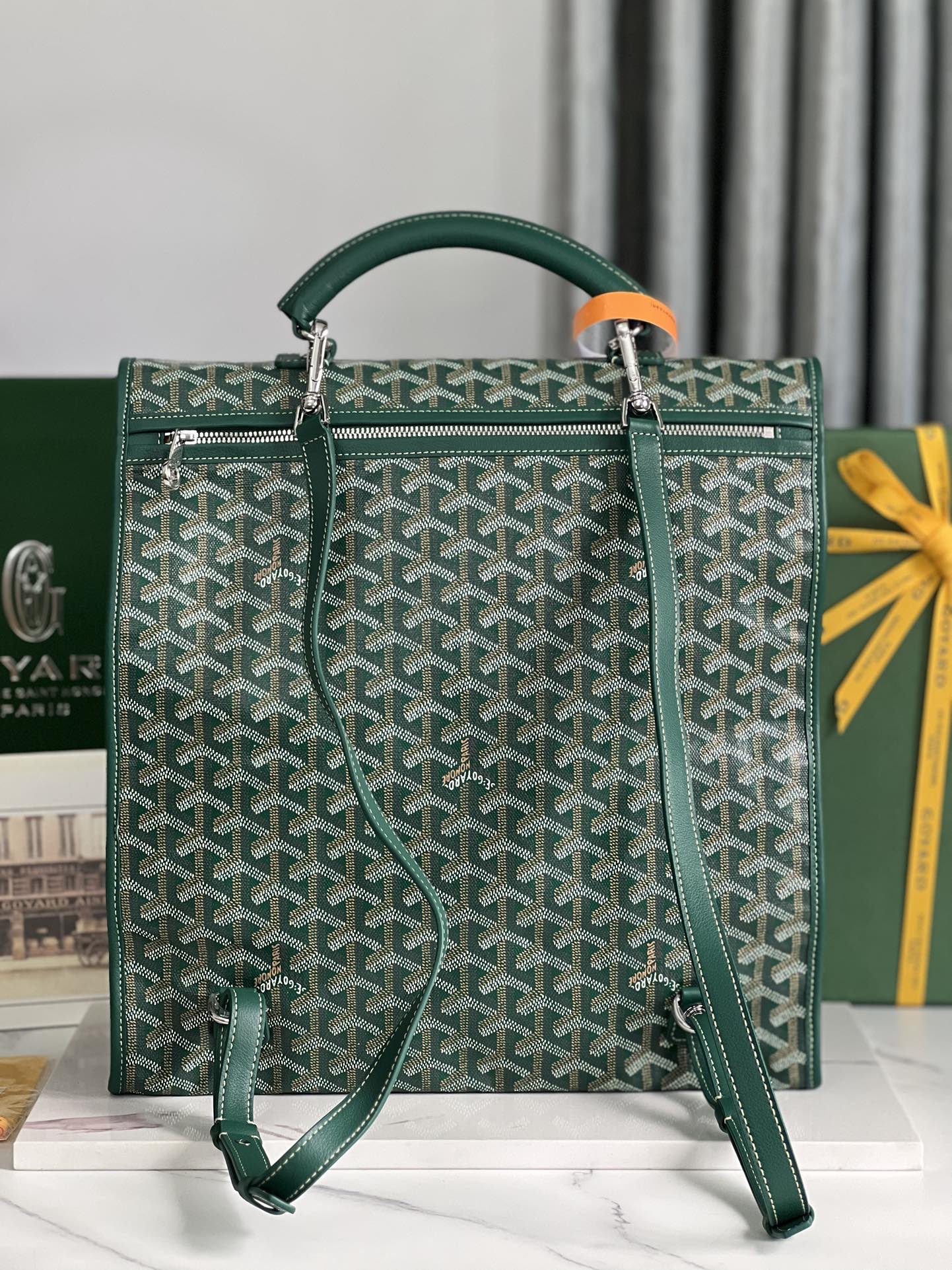 Goyard 고야드 생 레제 폴더블 백팩 가방– 프렌치 불독 한정판