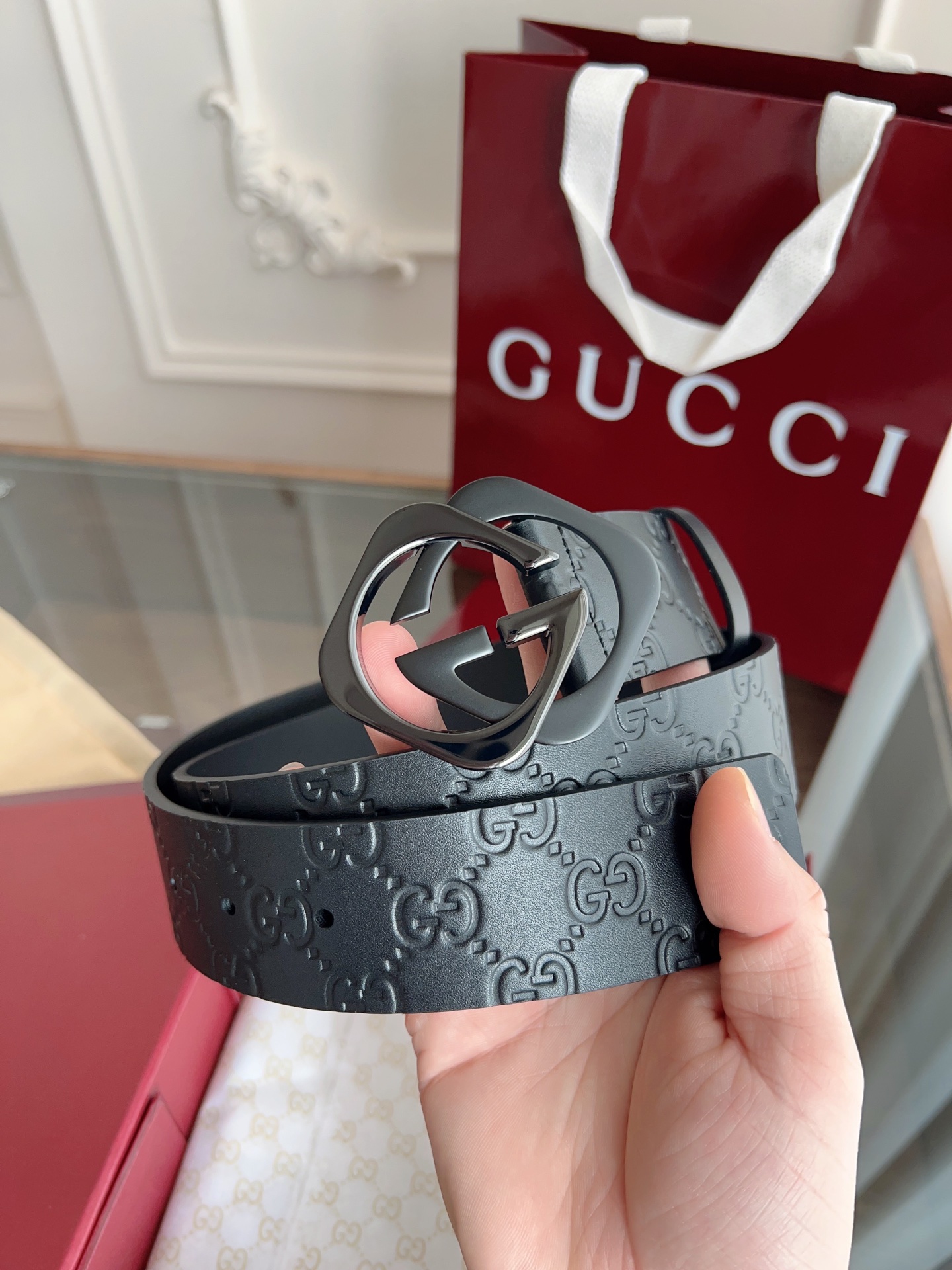 GUCCI 구찌 클래식 엠보싱 벨트