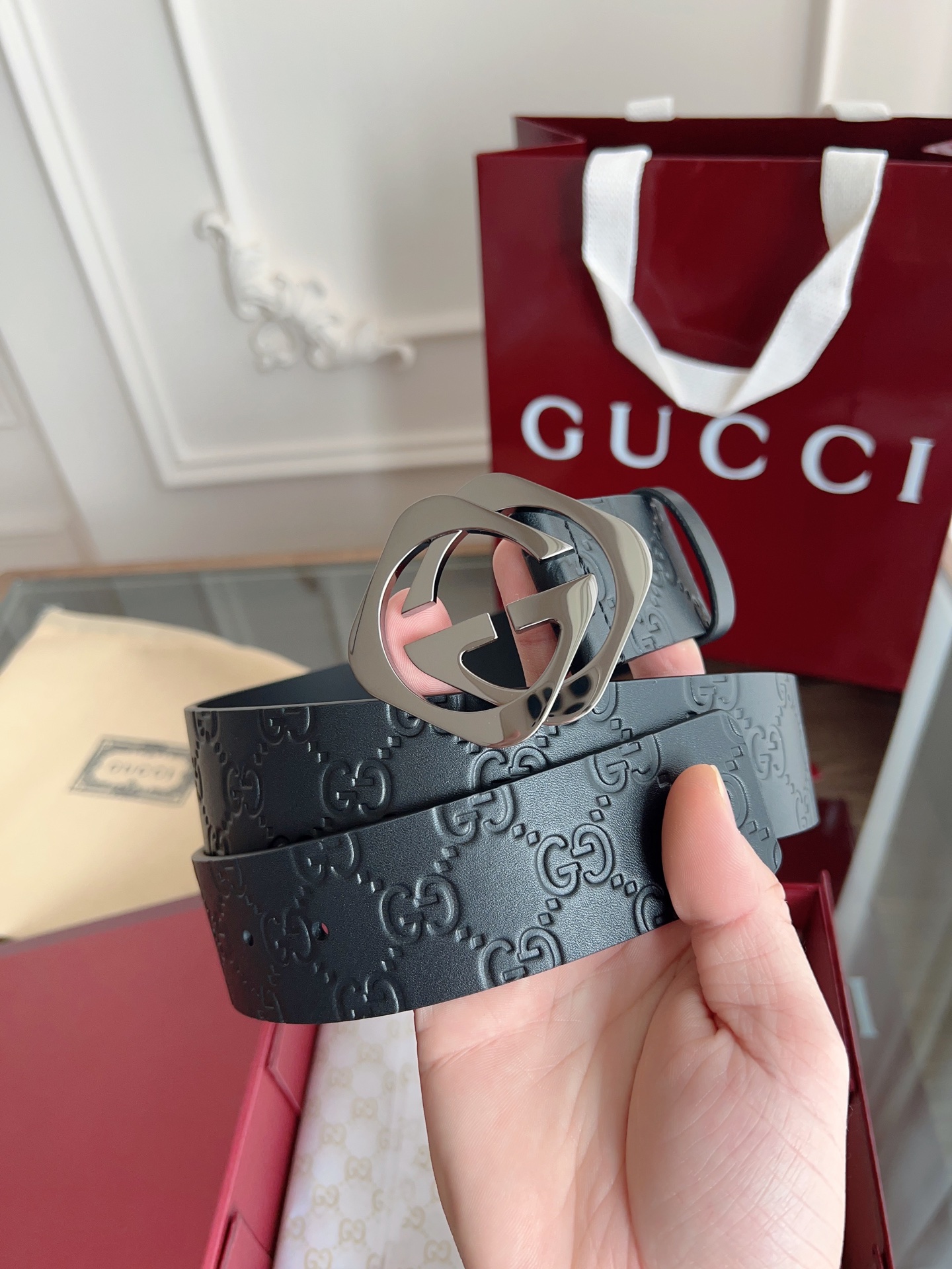 GUCCI 구찌 클래식 엠보싱 벨트