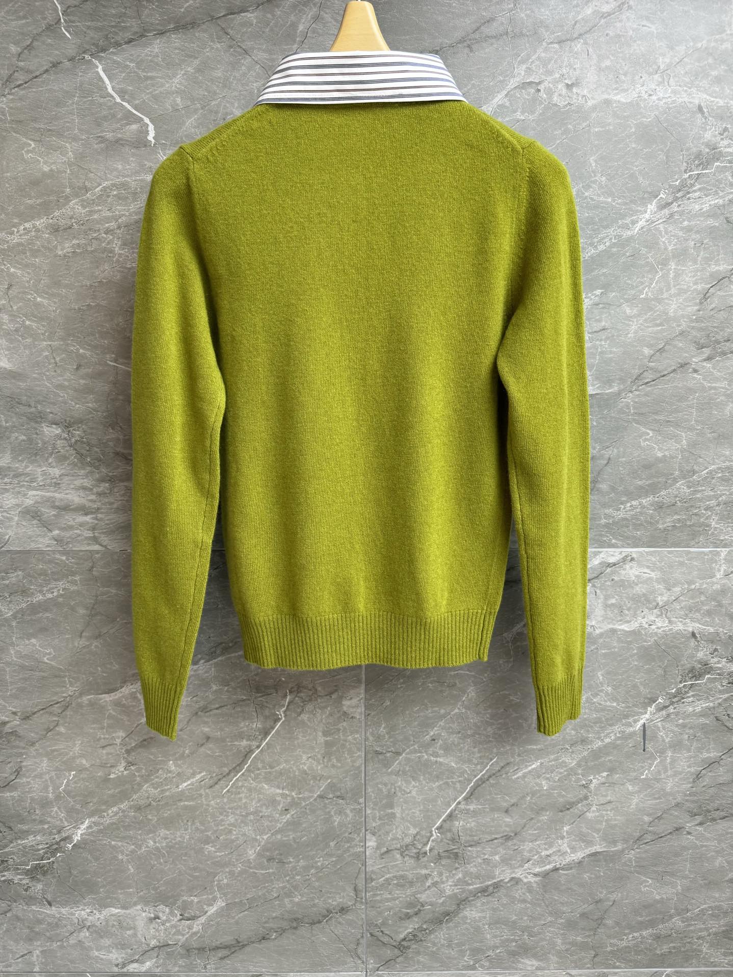 miumiu 미우미우 셔츠카라 캐시미어 가디건 의류