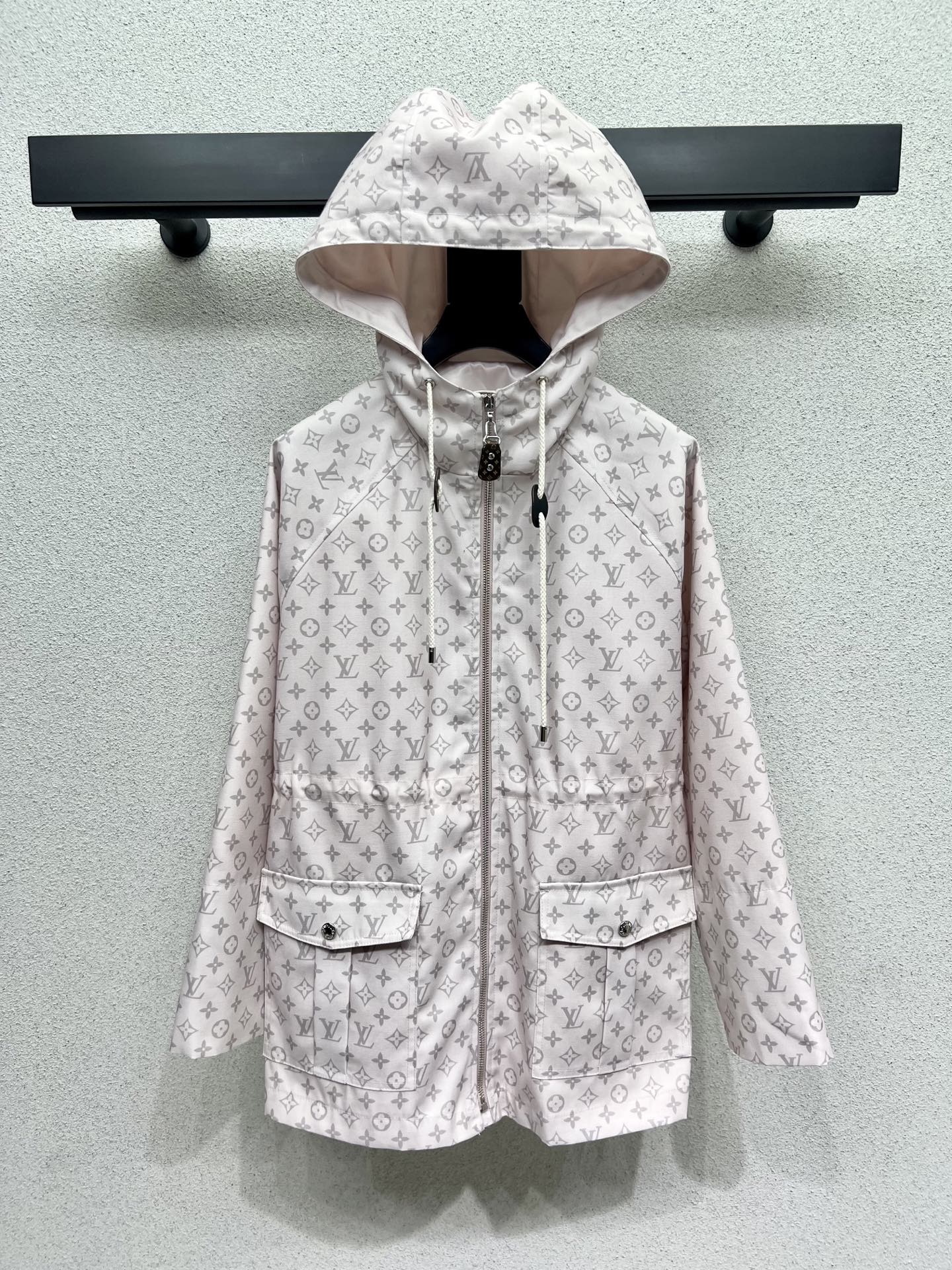 LV 루이비통 바람막이 후드 자켓 의류