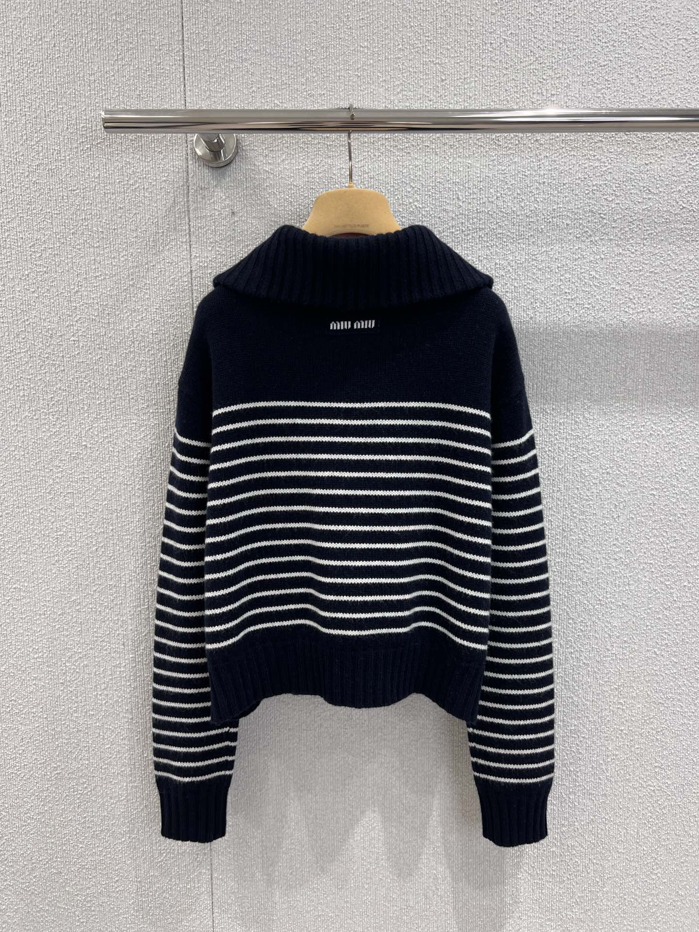 miumiu 미우미우 스트라이프 긴팔 니트 의류
