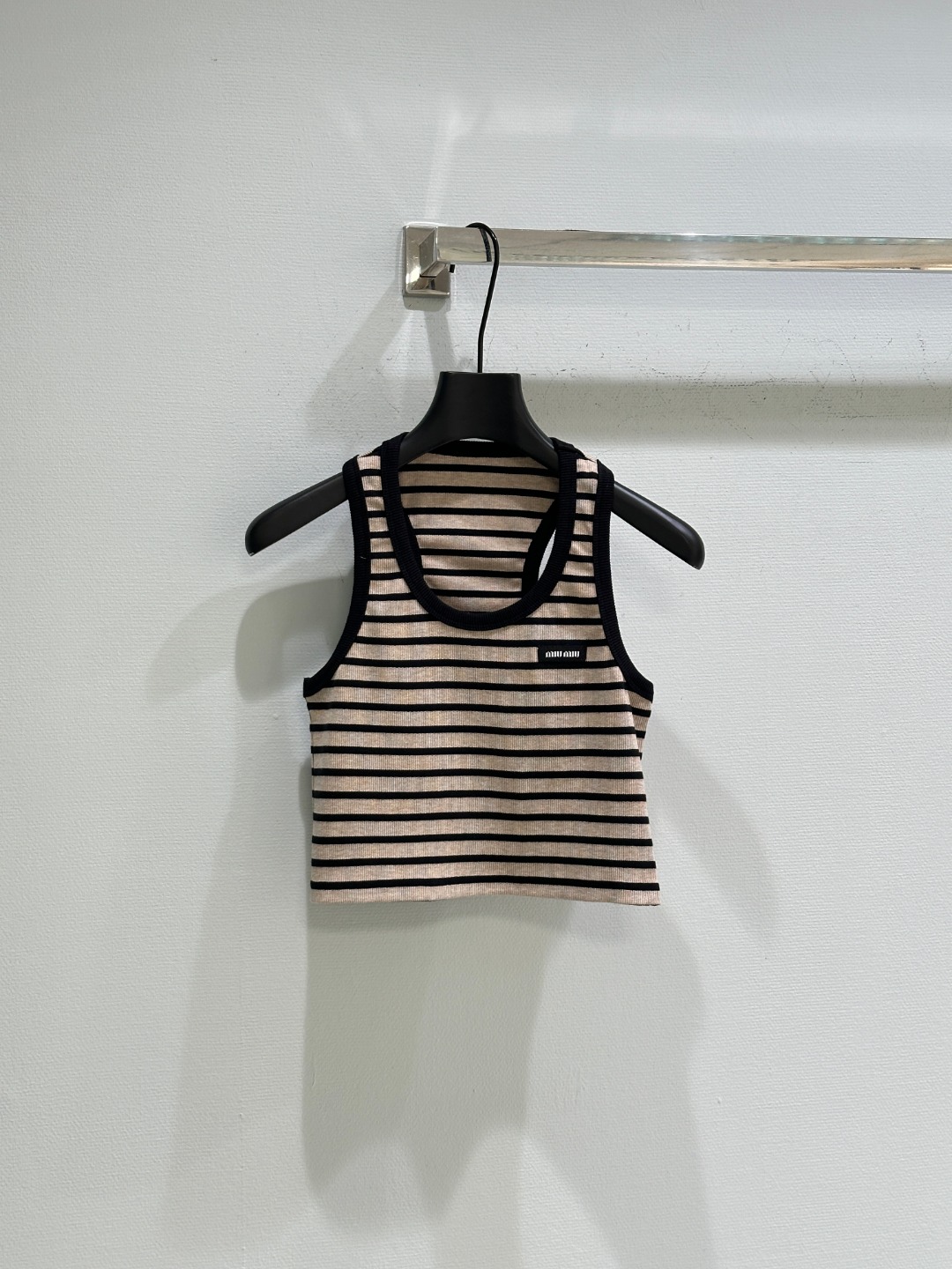 miumiu 미우미우 배색 스트라이프 민소매 나시 의류