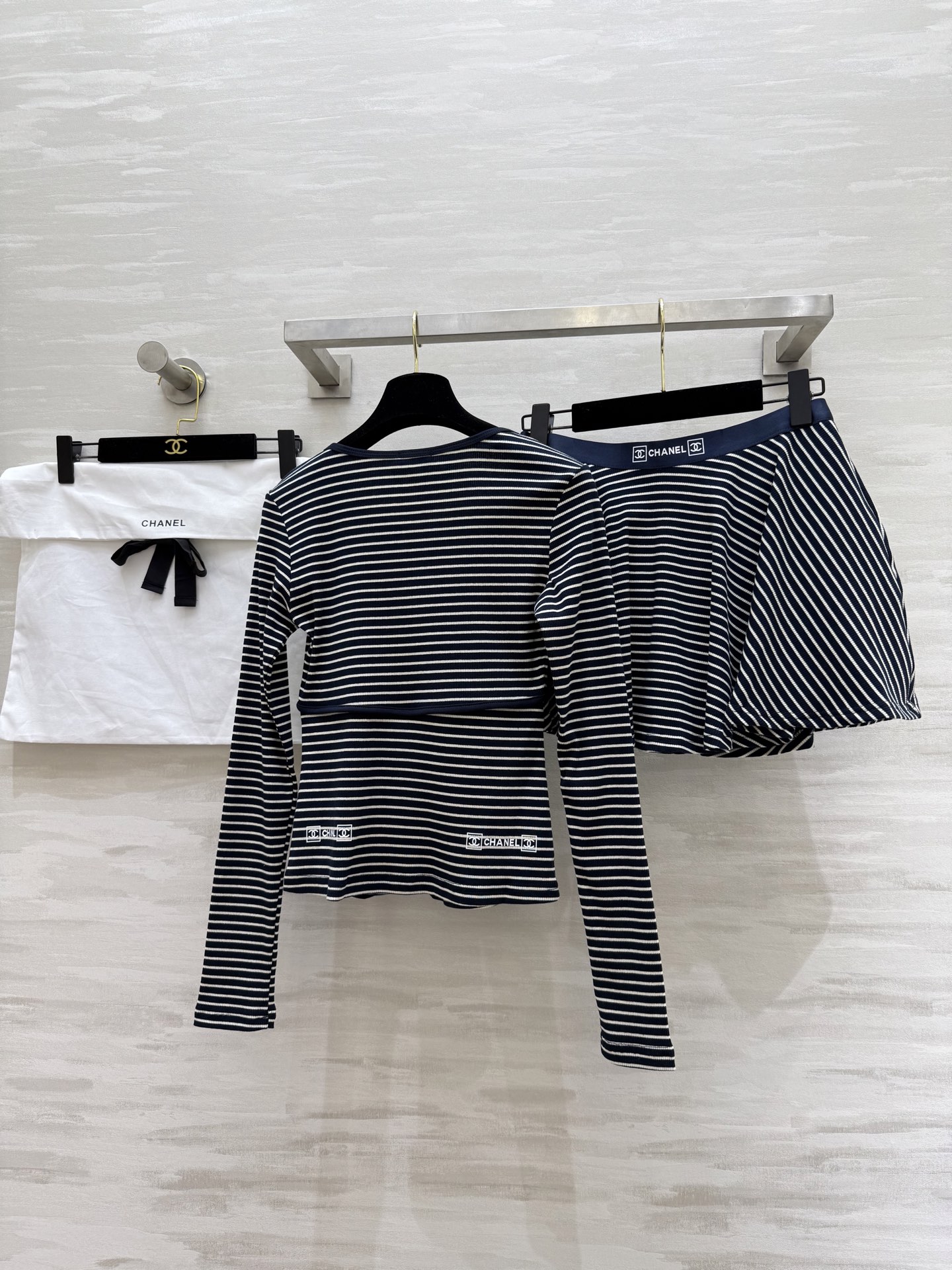 Chanel 샤넬 스트라이프 코튼 세트 긴팔 티셔츠 + 스커트 치마 의류