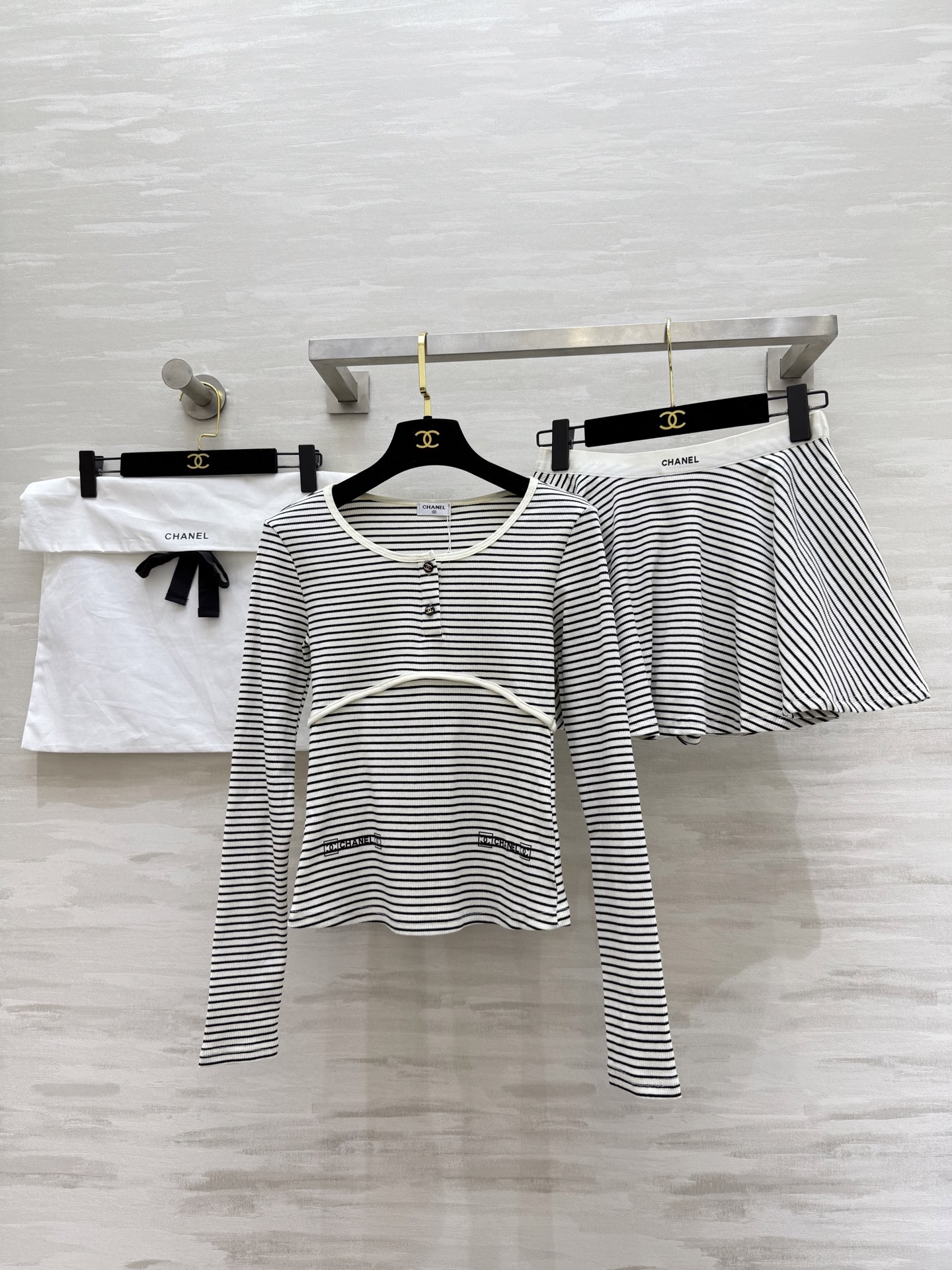 Chanel 샤넬 스트라이프 코튼 세트 긴팔 티셔츠 + 스커트 치마 의류