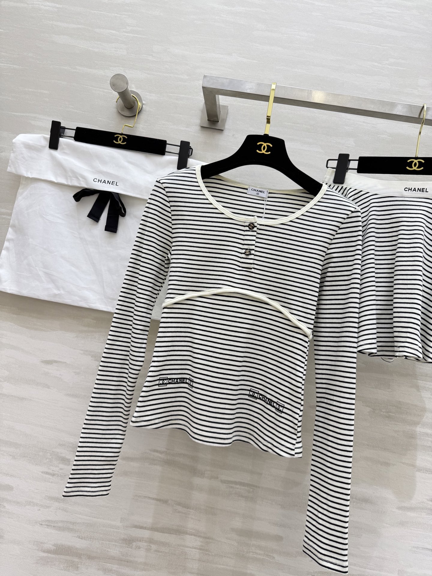 Chanel 샤넬 스트라이프 코튼 세트 긴팔 티셔츠 + 스커트 치마 의류