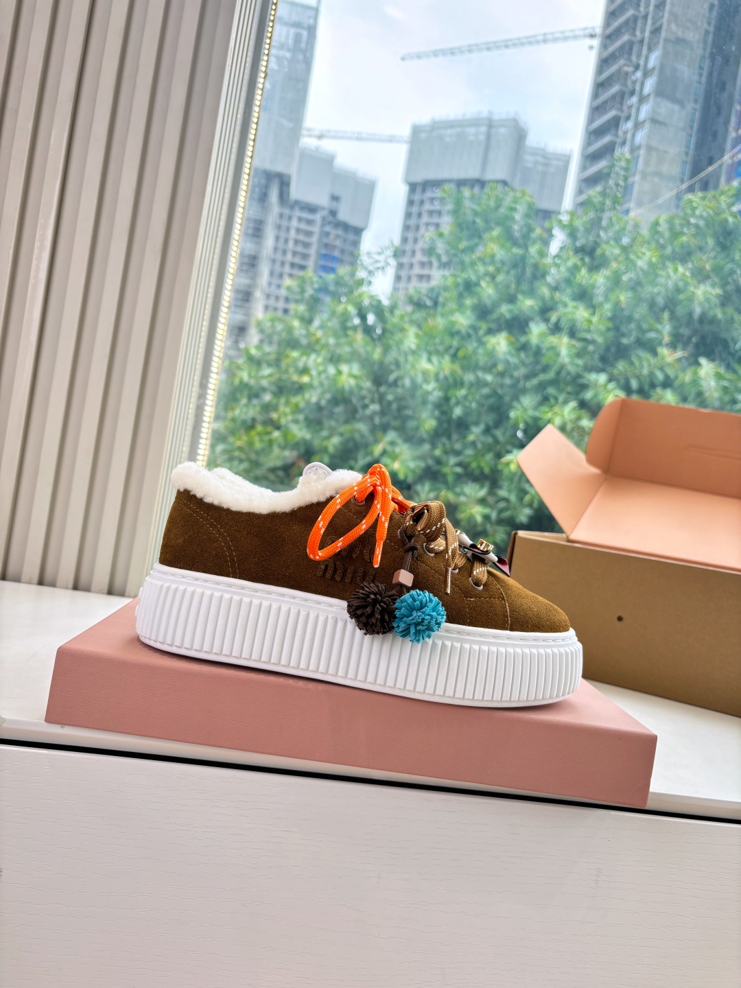 miumiu 미우미우 양모 스니커즈 신발