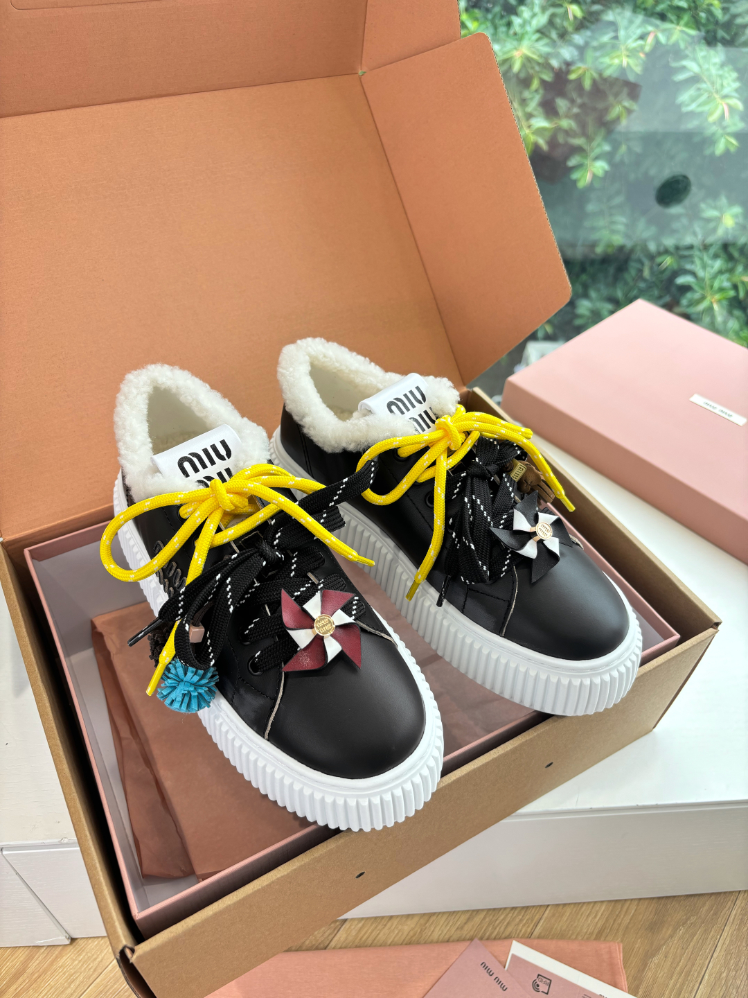 miumiu 미우미우 양모 스니커즈 신발