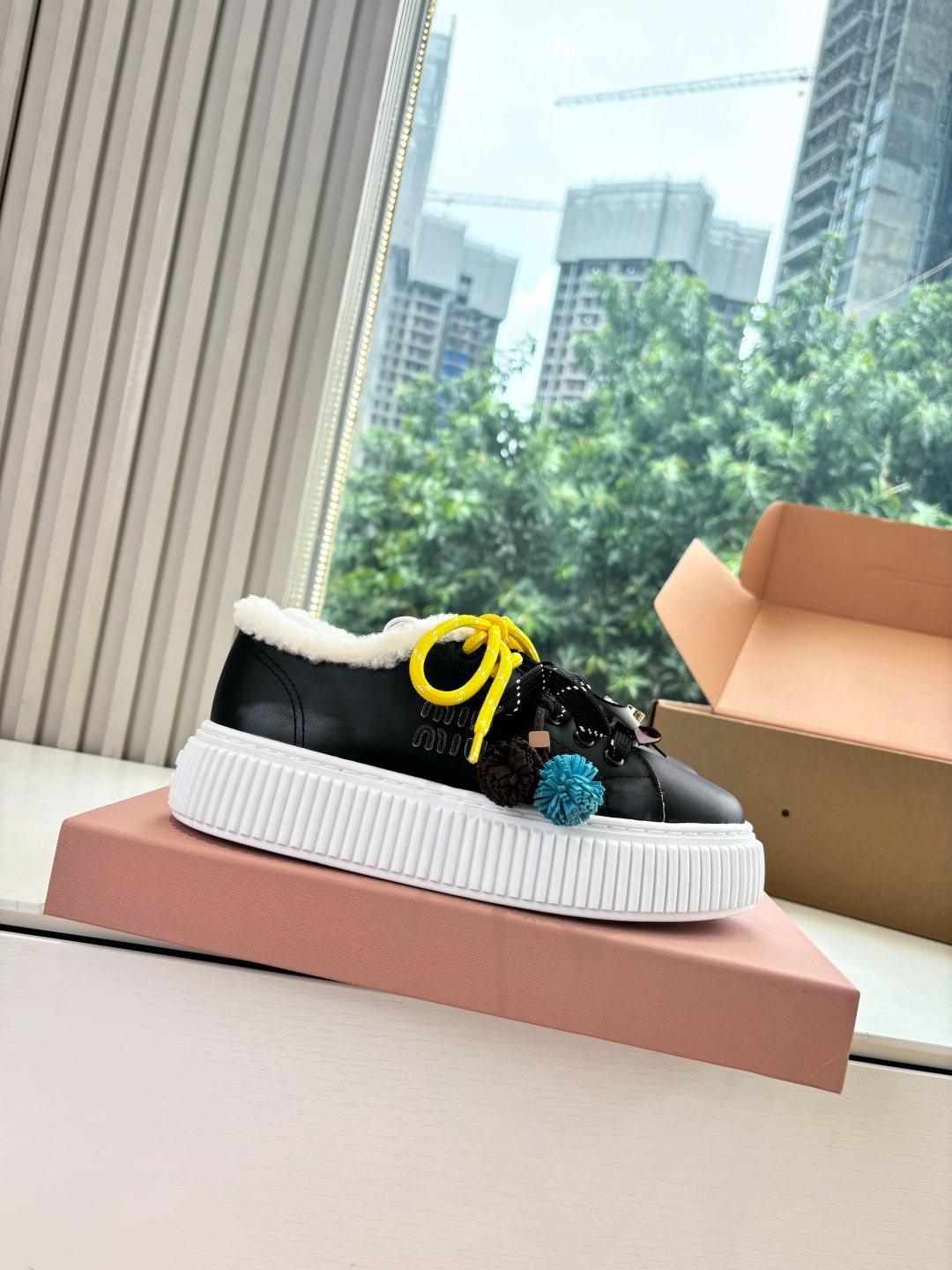 miumiu 미우미우 양모 스니커즈 신발
